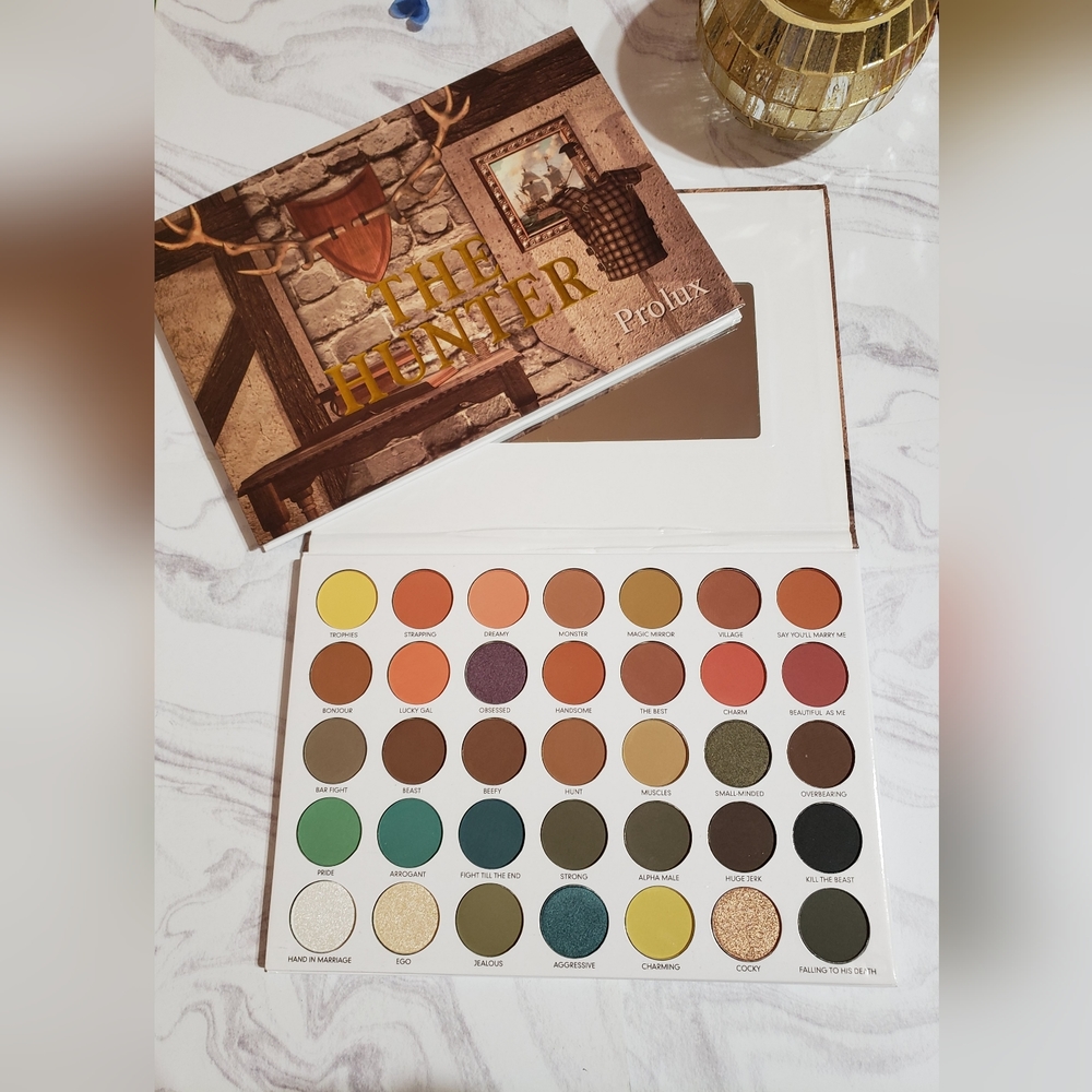 Prolux The Hunter 35 Color Eyeshadow Palette